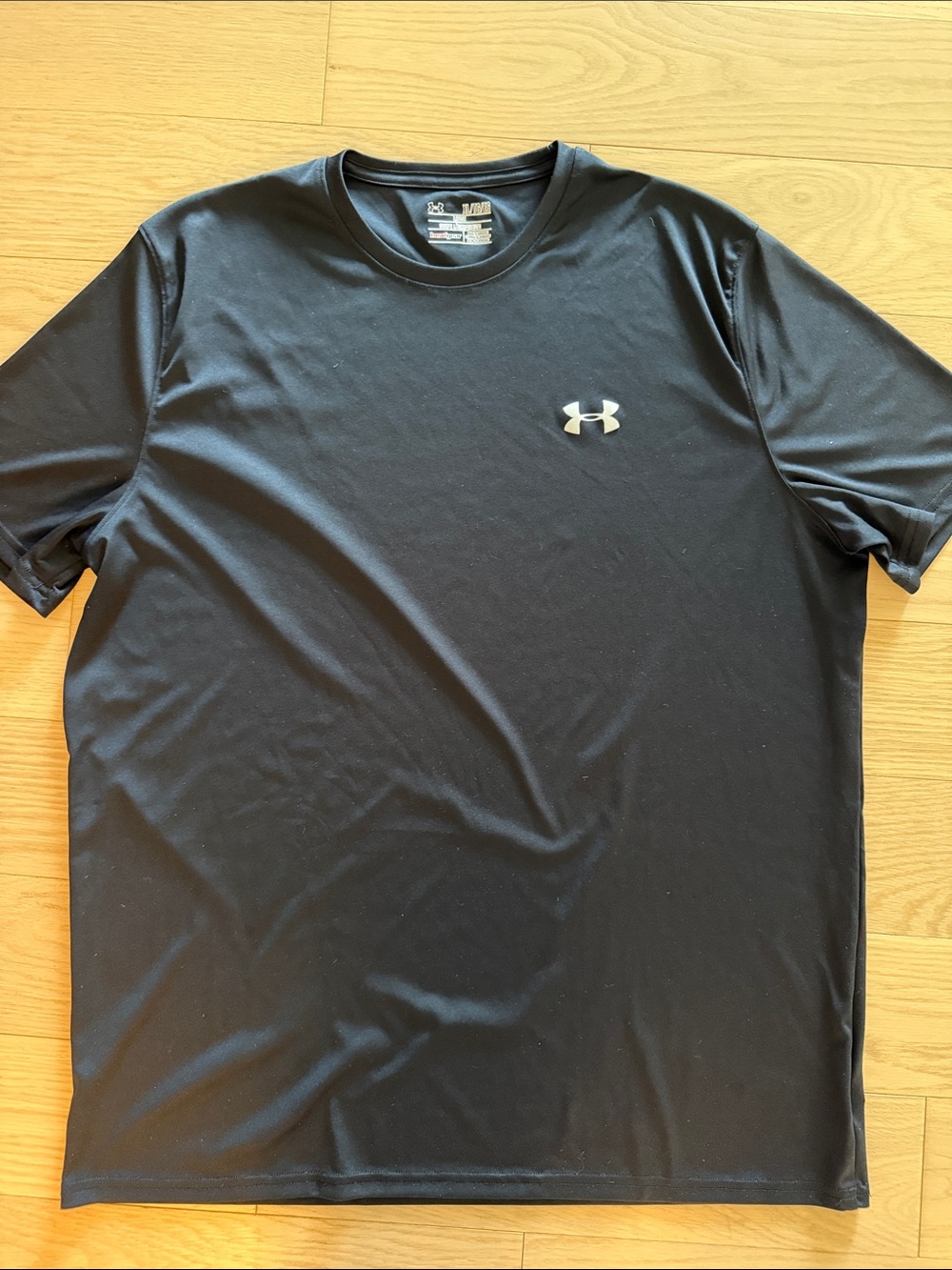 Under Armour Black Short Sleeve Logo Athletic Tee - XL loose fit